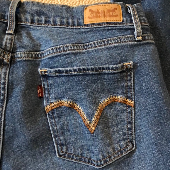 Women’s Levi bootcut jeans . Size 10 regular - Picture 2 of 4